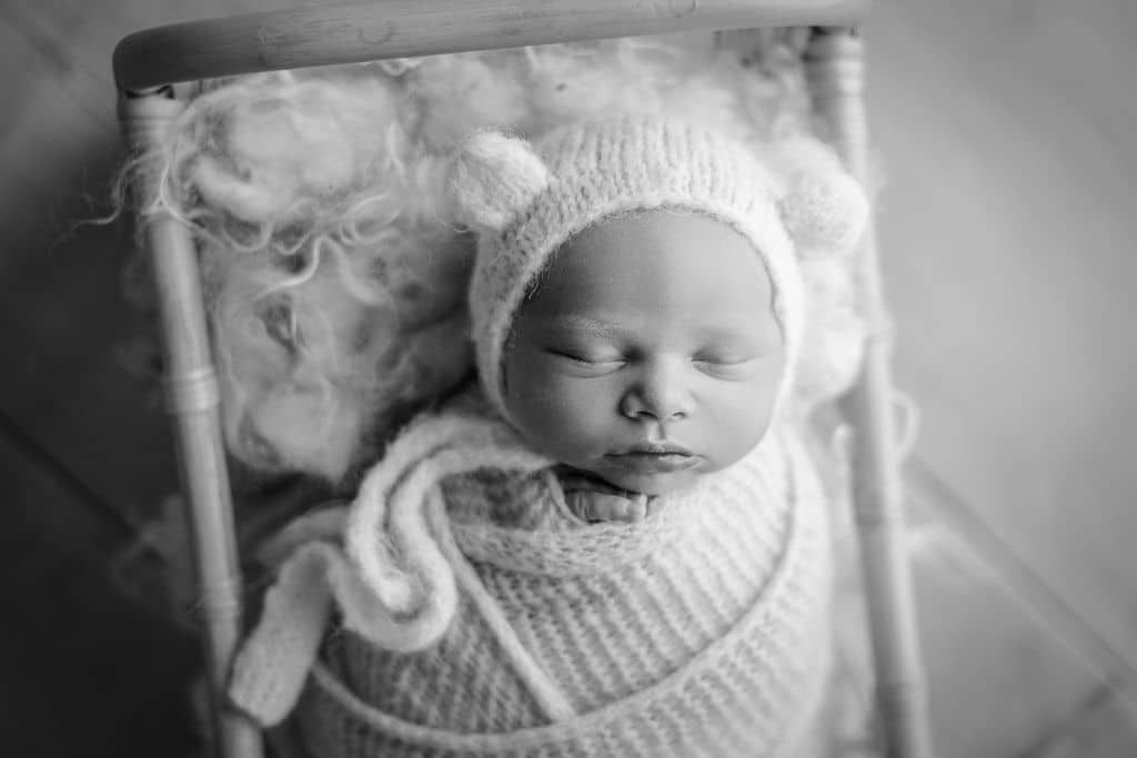 black and white newborn photos