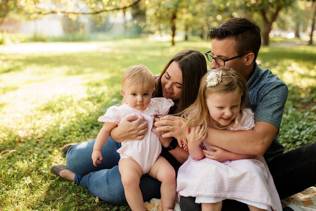 photojournalistic family photo shoot