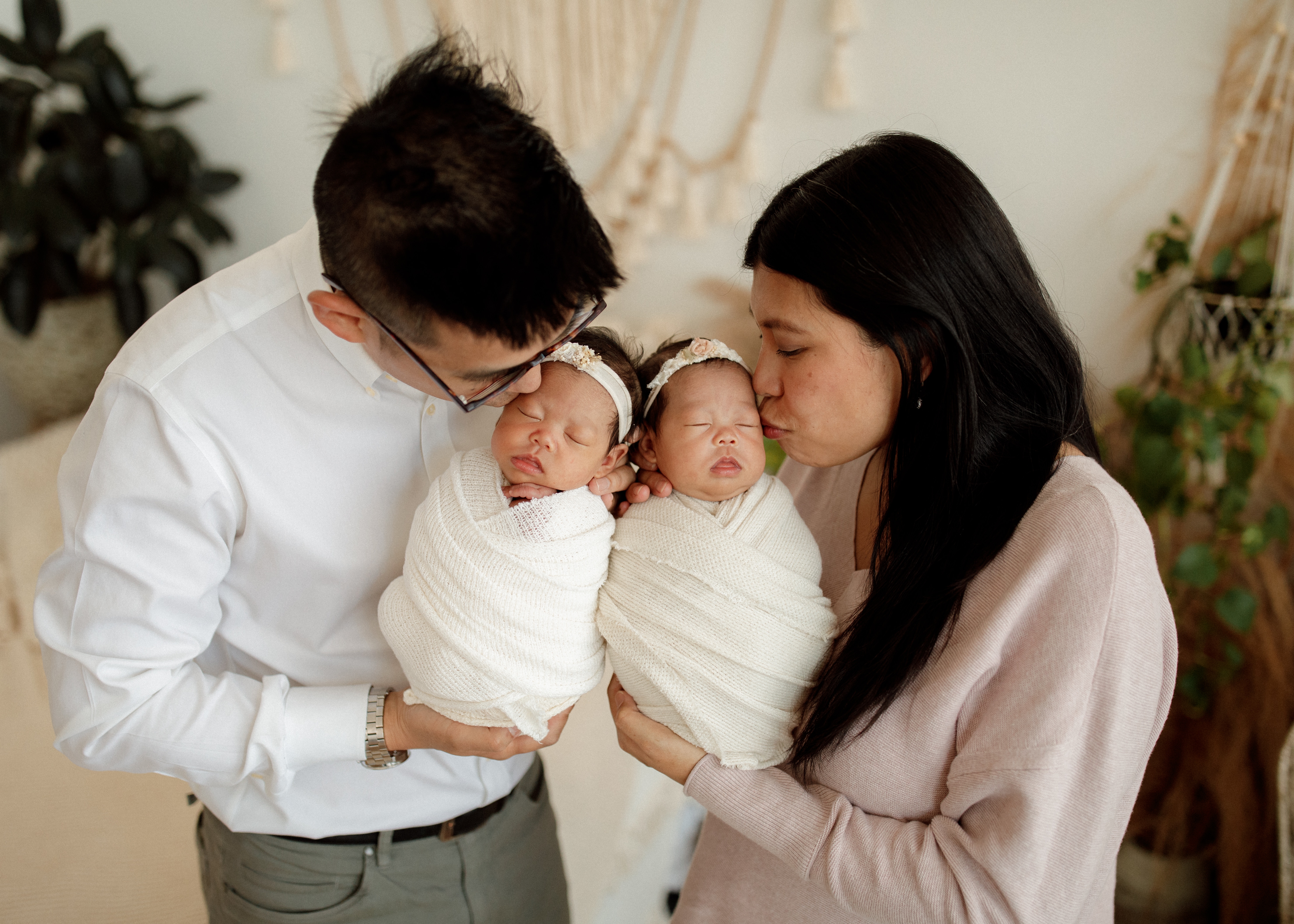 Chicago twins newborn photographer