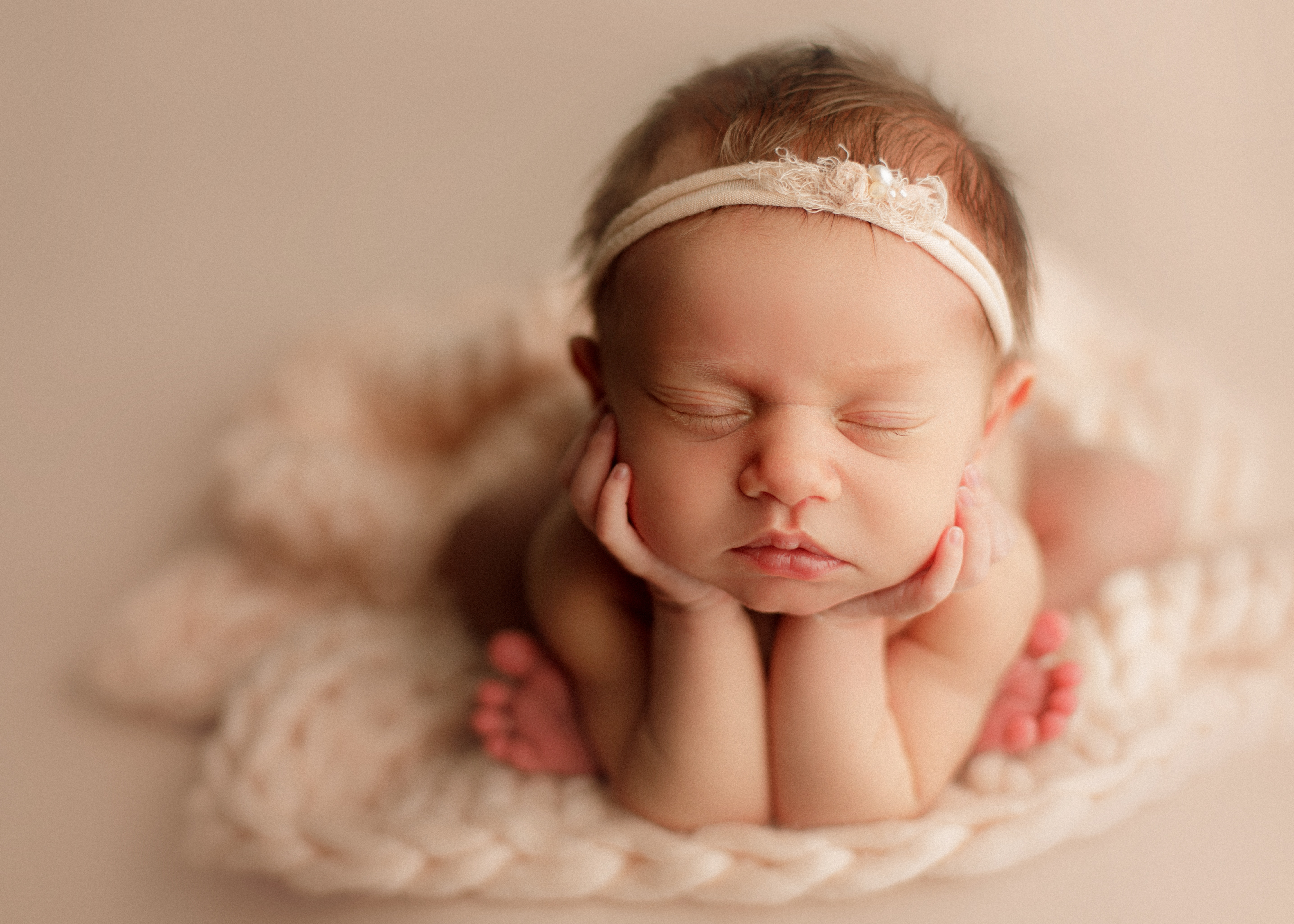 froggy pose, Chicago newborn photographer