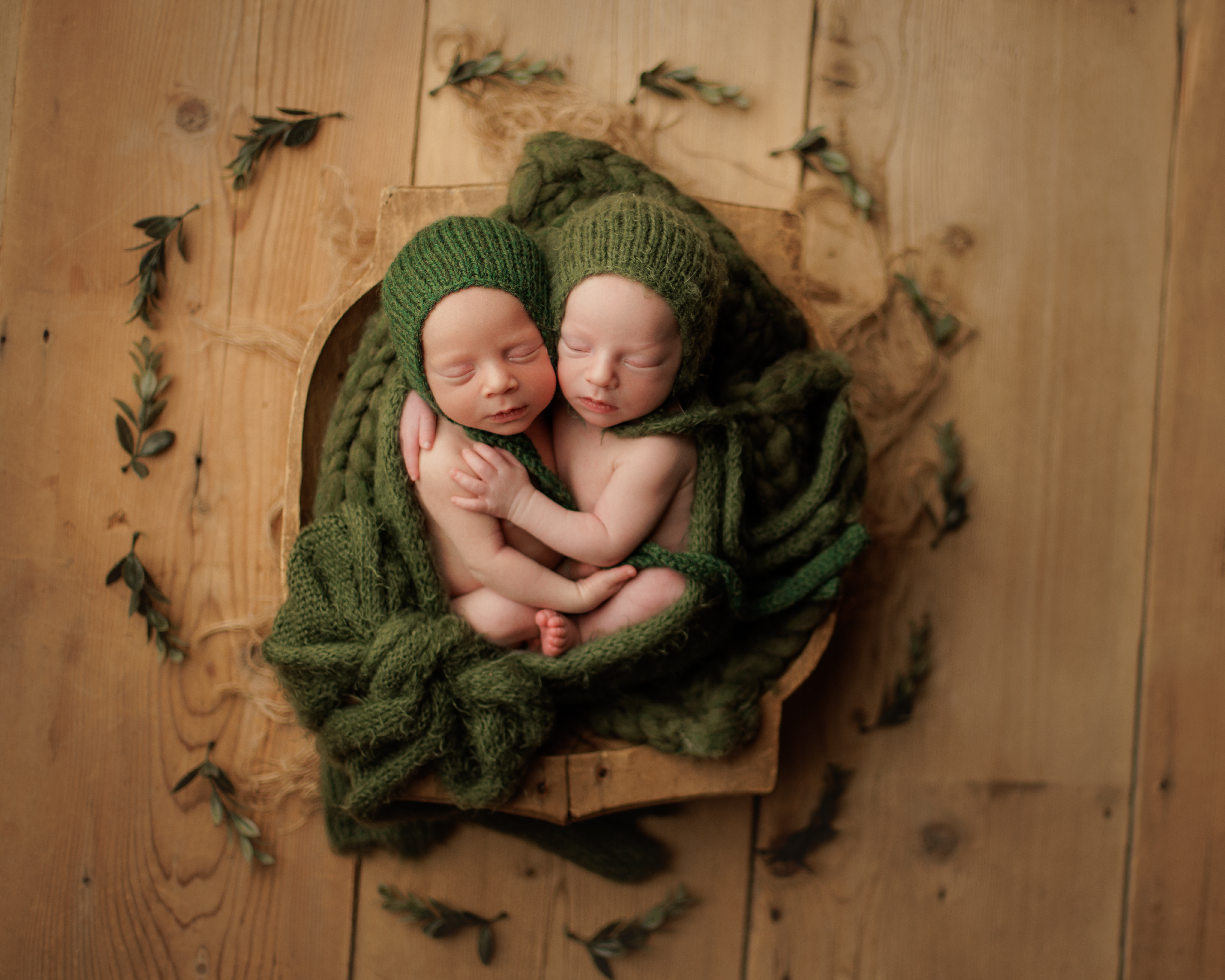 twins newborn photo shoot