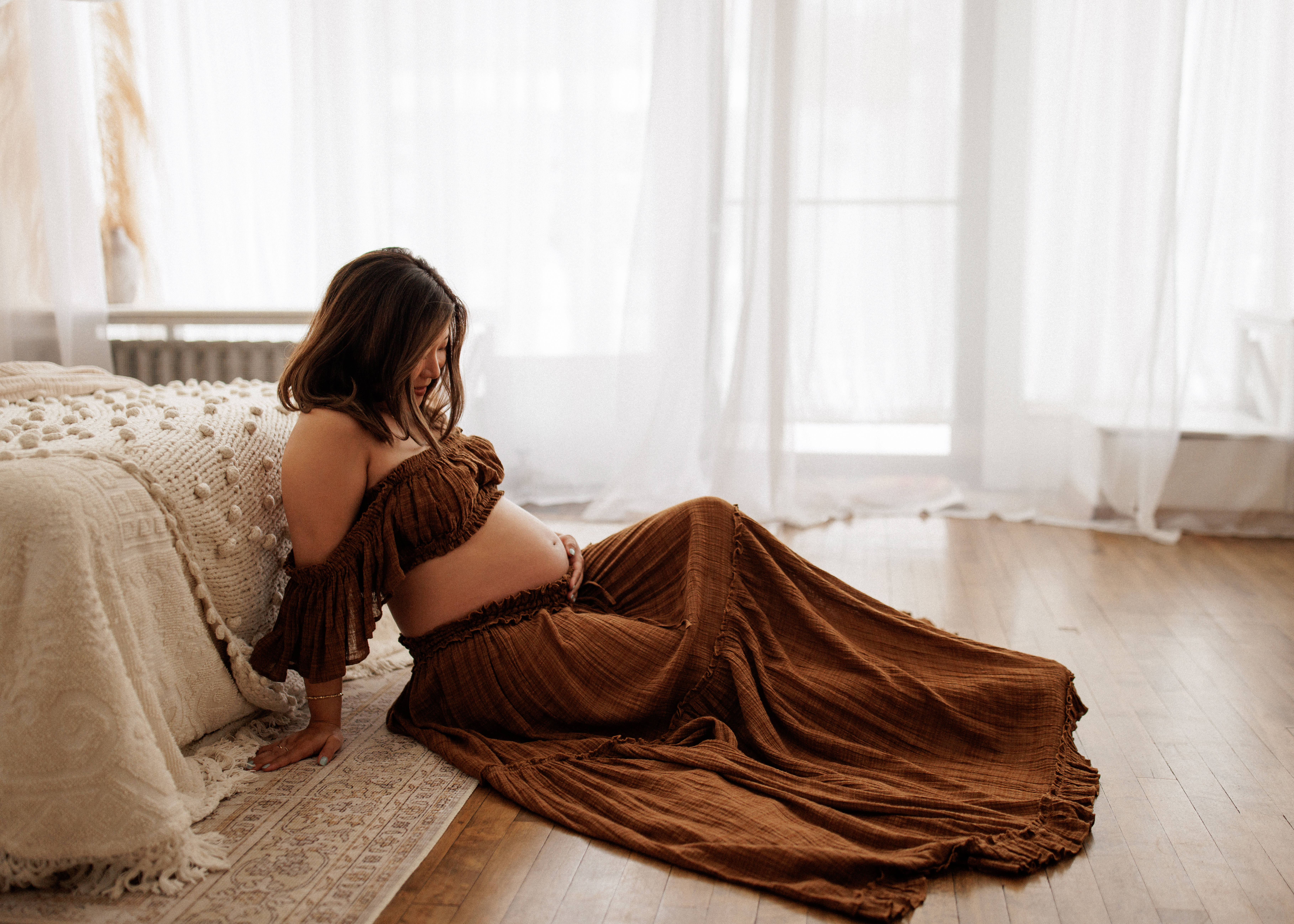 indoor maternity session Chicagoland area