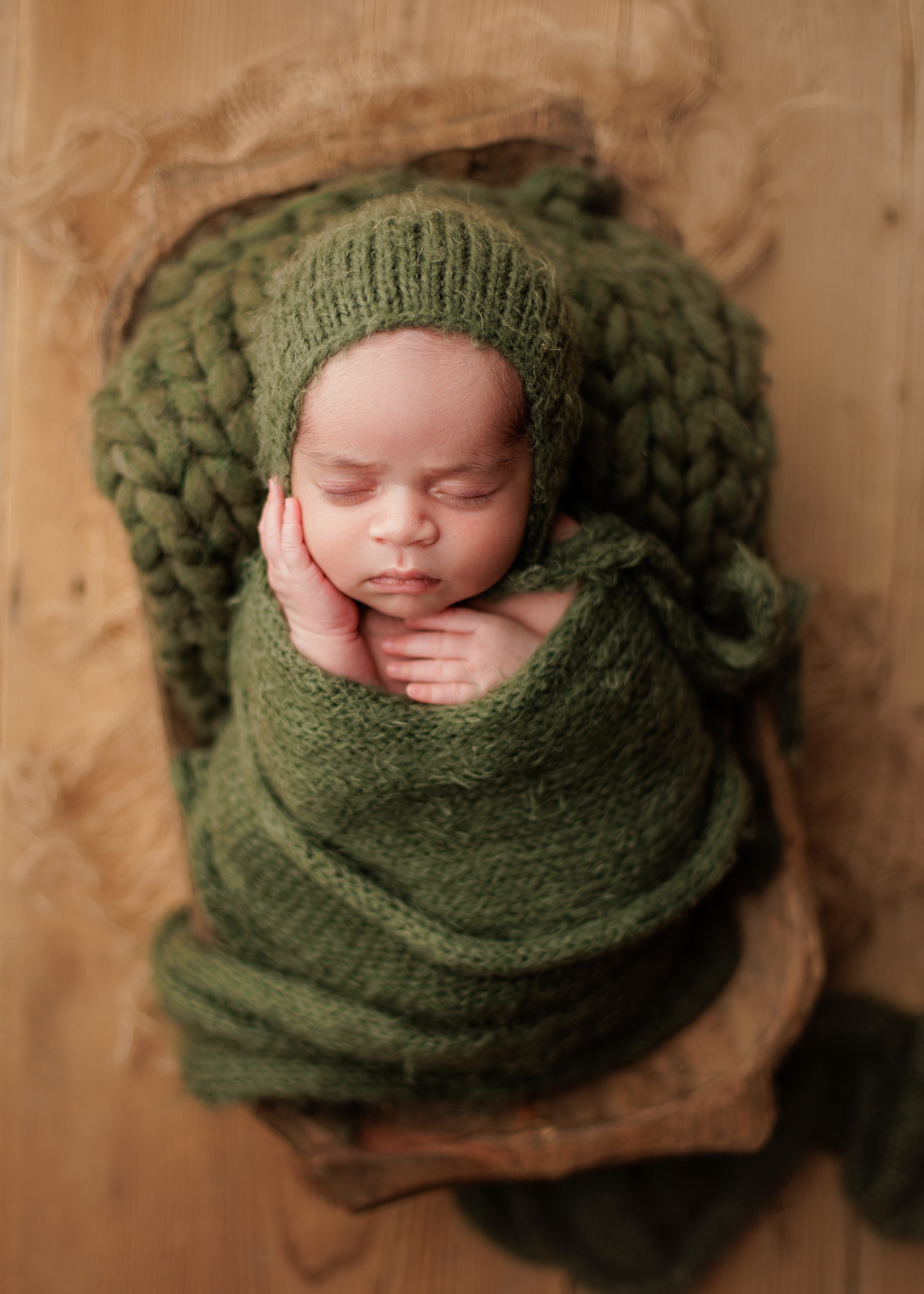 get newborn pictures taken in Chicago