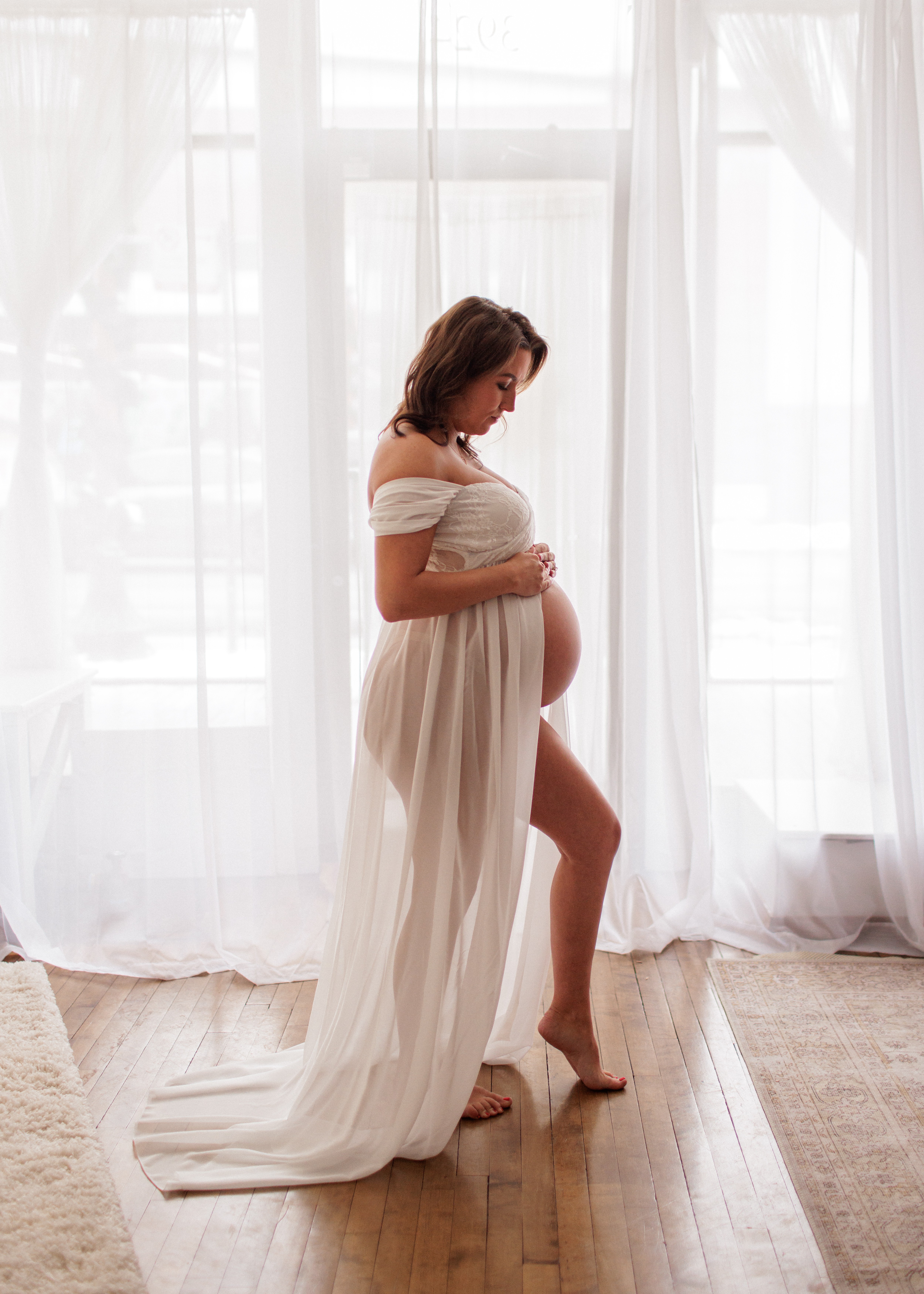 indoor maternity photo shoot Chicago